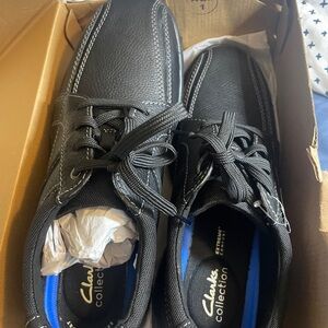 Clarks Black Leather Oxfords with Lace-Up Design, 10.5 Wide, NWT Will take offer